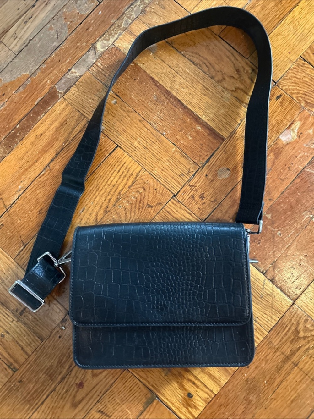 Hyer Goods Croc-Embossed Leather Crossbody Bag Black